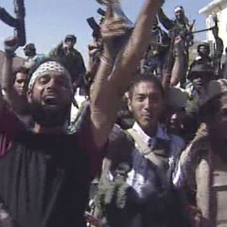 Rebeldes también logran capturar vivo a Mo'tassim Gadhafi