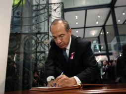Felipe Calderón Hinojosa donó al Museo Nacional de las Culturas 74 objetos de arte. NTX  /