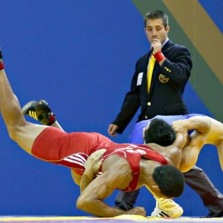 México gana bronce en lucha grecorromana