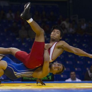 Cuba arrasa en lucha grecorromana