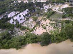 Vista aerea de áreas dañadas por las lluvias en Bajo Lempa, Usulutan, a129 km del sur de San Salvador. REUTERS  /