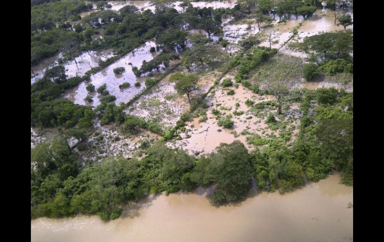 Vista aerea de áreas dañadas por las lluvias en Bajo Lempa, Usulutan, a129 km del sur de San Salvador. REUTERS  /
