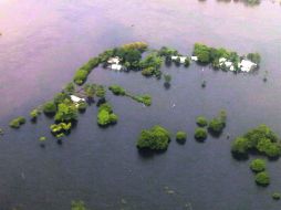 En algunos puntos del Estado el agua rebasa el metro de altura. EL UNIVERSAL  /