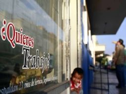 Estiman que ante las pocas oportunidades, 13 millones 400 mil personas encuentran ocupación en el sector informal. ARCHIVO  /