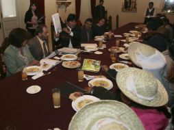 Una delegación de indígenas del Tipnis almorzó con Morales en el Palacio de Gobierno. REUTERS  /