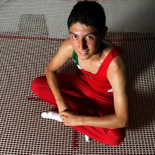 José Alberto Vargas recibe reconocimiento de la UANL