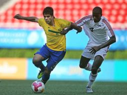 Foto de accion de Lucas Goncalves de Brasil y de Jose Macias de Cuba en la competencia. MEXSPORT  /