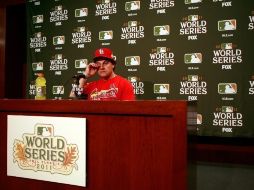 El ténico de San Luis,Tony La Russa, en coferencia de prensa por el tercer juego de la Serie Mundial 2011. AFP  /