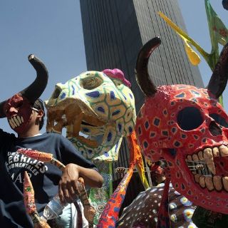 Iluminan Alebrijes gigantes calles del Centro Histórico
