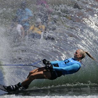 Estados Unidos gana en esquí acuático femenino