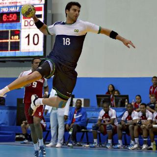 Por el balonmano brasileños y argentinos