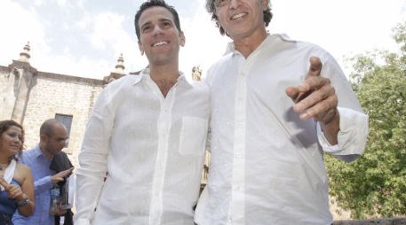 Carlos Loret de Mola (izq.) y Juan Carlos Rulfo regresaron al Festival Internacional de Cine de Morelia para presentar los avances.  /