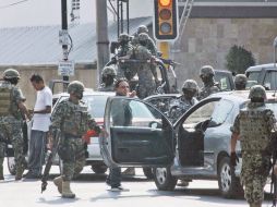 La Armada en un operativo. En Colima detuvo a personas implicadas en varios delitos. EL UNIVERSAL  /