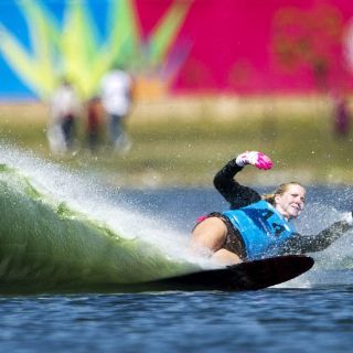 Canadiense McClintock, oro en esquí acuático de figura