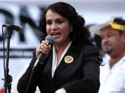 La secretaria general perredista exigió a Ebrard que 'saque las manos del proceso y deje las cosas en manos de la militancia'. ARCHIVO  /