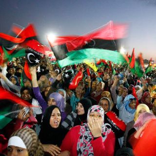 Autopsia revela que Gadhafi murió por tiroteo, dice CNT