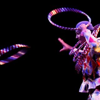 Artistas del Cirque du Soleil sorprenden a conductores capitalinos