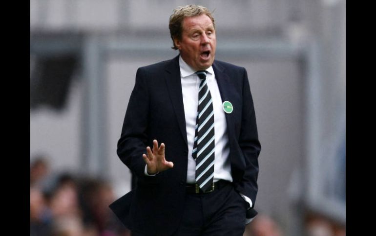 Harry Redknapp menciona que a él solo le interesa Tévez cuando juega. AP  /