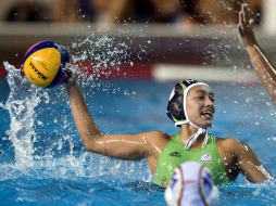 Guadalupe Pérez, con el equipo tricolor, durante su enfrentamiento a las venezolanas. MEXSPORT  /