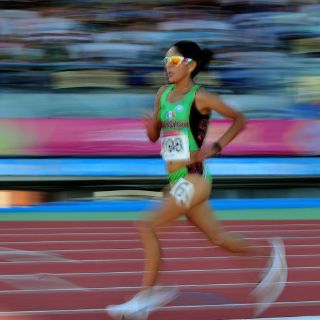 Romero gana oro en 10 mil metros