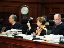 El ministro José Ramón Cossío (d), quien elabore el estudio del caso para hacer una ponencia ante el pleno. NTX  /