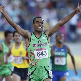 México triunfa en cinco mil metros