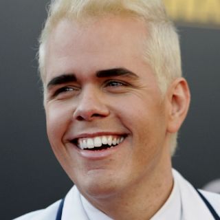 Debutará Perez Hilton en la TV de habla hispana