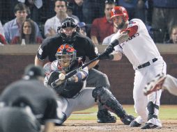 Napoli conectó un doble productor de dos carreras en la octava entrada que marcó la diferencia en el marcador. REUTERS  /