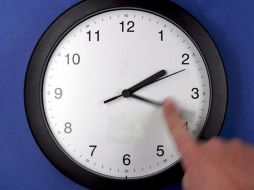 El cambio al horario de verano comenzó el último fin de semana de marzo. EFE  /