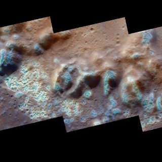 La sonda Messenger encuentra extraños huecos en la superficie de Mercurio