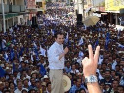 El aspirante panista hace una pausa en su proselitismo para rememorar el proceso electoral pasado. NOTIMEX  /