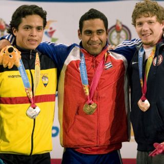 Cuba gana oro en 77 kilos de pesas