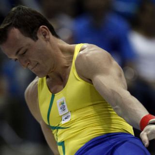 Brasileños vuelven al podio en gimnasia