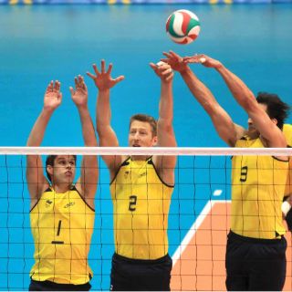 Canadá sorprende a Estados Unidos en voleibol