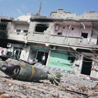 Exposición de Gadhafi causa molestia