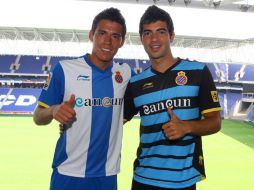 El méxicano Moreno (i) espera ofecer un mejor futbol con el equipo. NOTIMEX  /