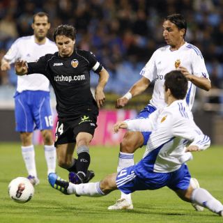Zaragoza baja la guardia y pierde ante Valencia 0-1