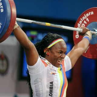Colombia gana el oro en levantamiento de pesas femenil 75 kg.