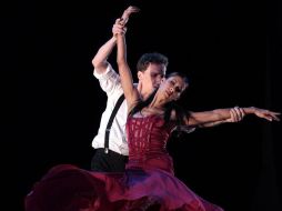 La pareja de Elisa Carrillo y Mikhael Kaninskin conquistó al público –casi un millar de personas– en el Teatro Degollado.  /