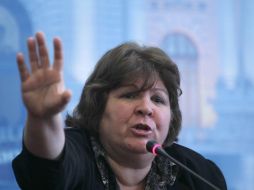 Aleida Guervara durante una rueda de prensa, en la sede del Congreso en Lima, Perú. EFE  /