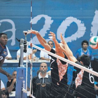 Cuba le falta el respeto al anfitrión en volibol varonil