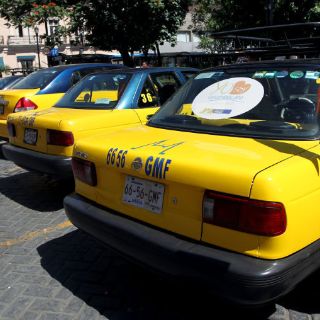 Lanzan servicio de taxi a la puerta y con el chofer elegido