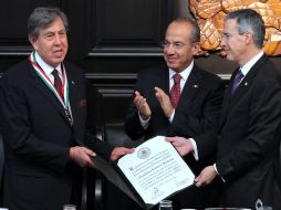 Cuauhtémoc Cárdenas recibió la medalla Belisario Domínguez y criticó la política de seguridad del Gobierno federal. EL UNIVERSAL  /