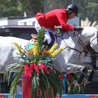 González mantiene a México en la lucha