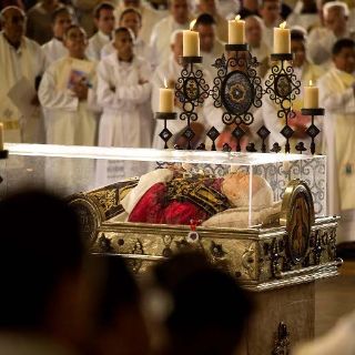 Ejemplo de Juan Pablo II pide ''evangelizar a tiempo y a destiempo''