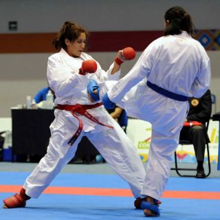 Plata para México en karate 68 kg.