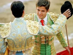 ''El Cuate'' Espinoza toma la alternativa de manos de el torero español Julian Lopez ''el Juli'' durante temporada taurina. MEXSPORT  /