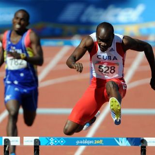 Oro para cubano en 400 con vallas