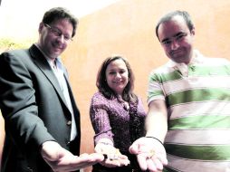 Sergio Zapata, Mónica Esquinca y Ramón Vega han dejado el cigarro y quieren compartir sus métodos con quien desea dejar esta adicción.  /