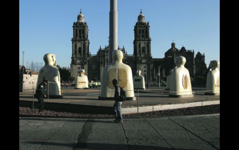 Los guardianes de Nuestros silencios ya han comenzado a establecer vínculos con los habitantes de la Ciudad de México. REUTERS  /